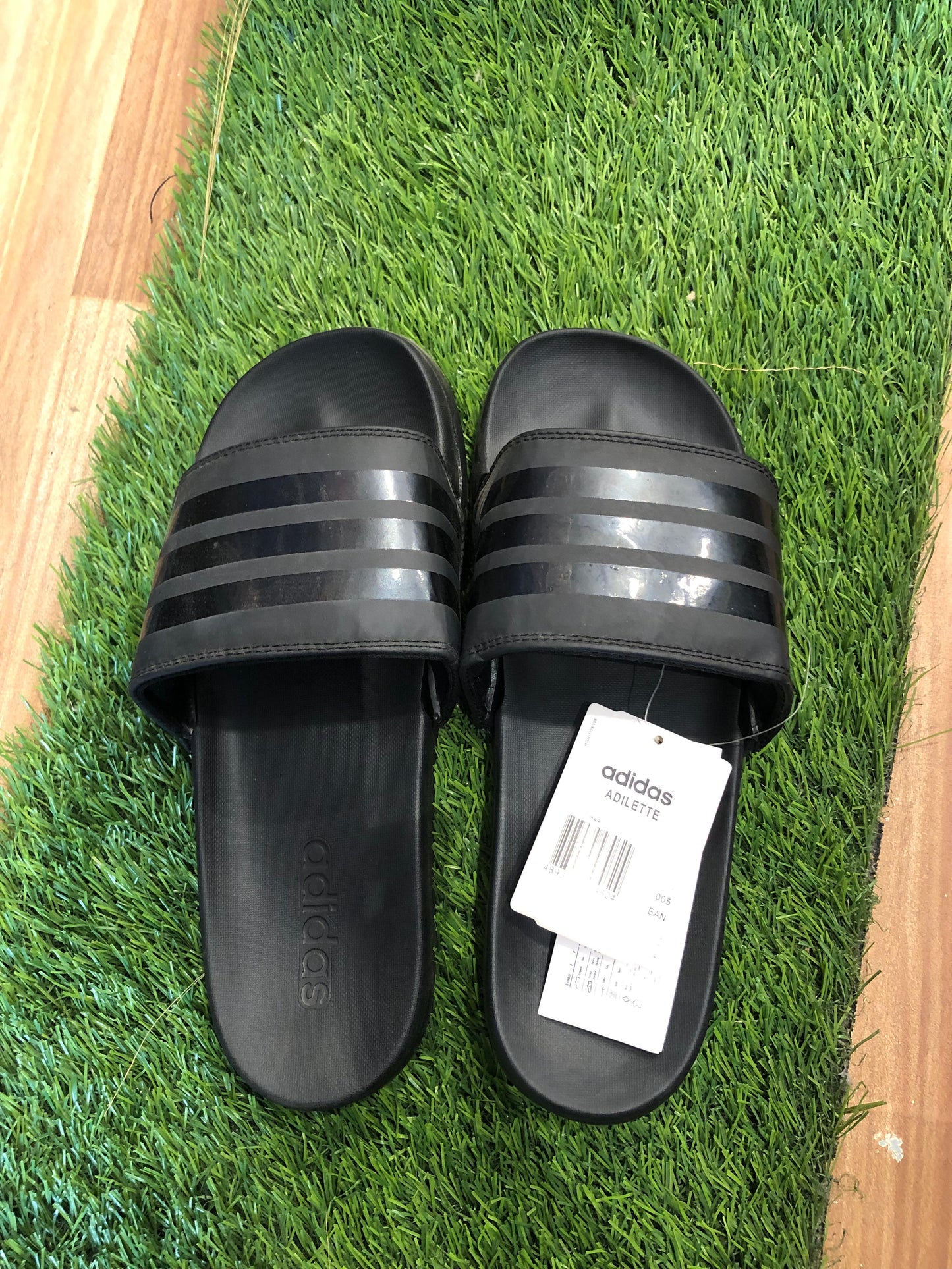 Adidas Adilettes Comfort Slides 3 Stripes - All Black